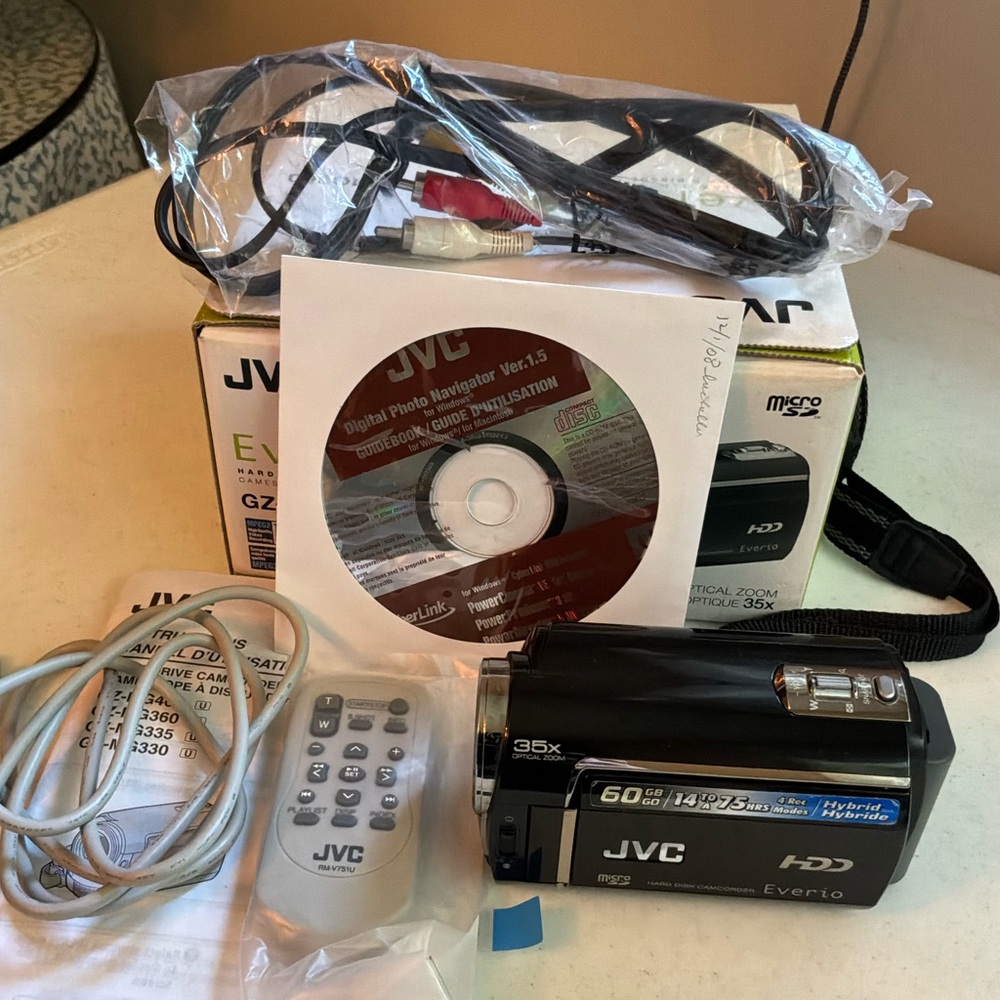 JVC Everio GZ-MG360 (60 GB) Hard Drive Camcorder Tested Works Great